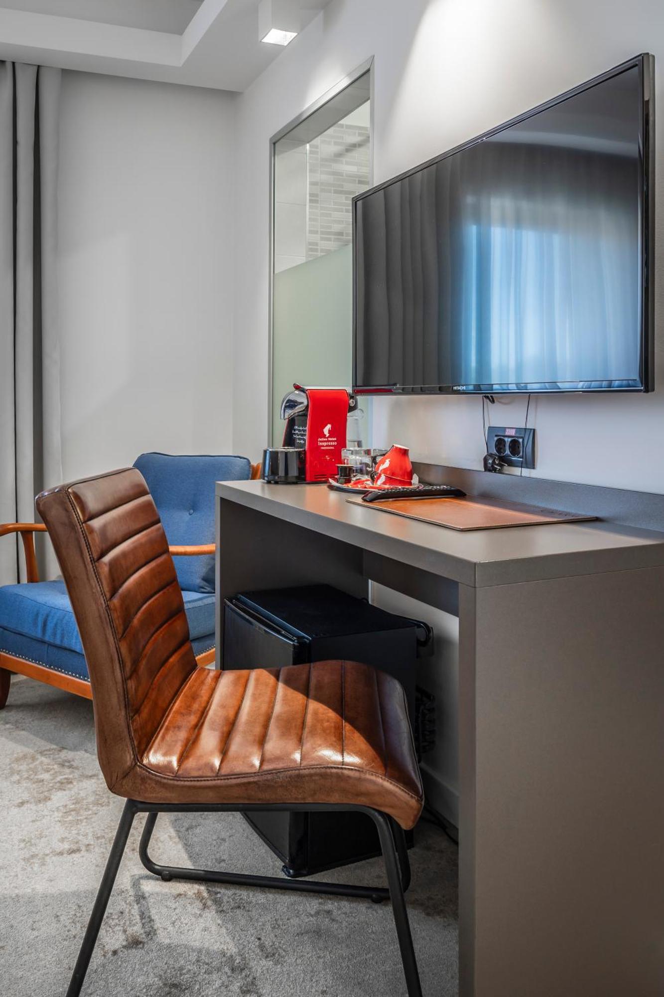 Hotel Charm Boutique 4*